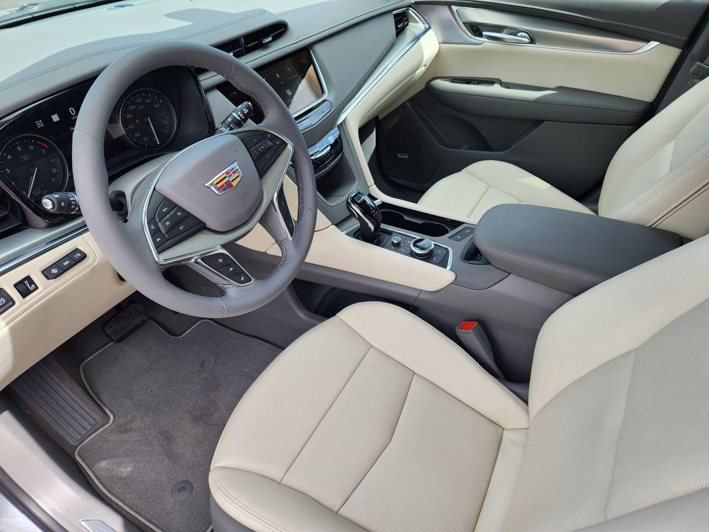 new 2025 Cadillac XT5 car, priced at $57,760