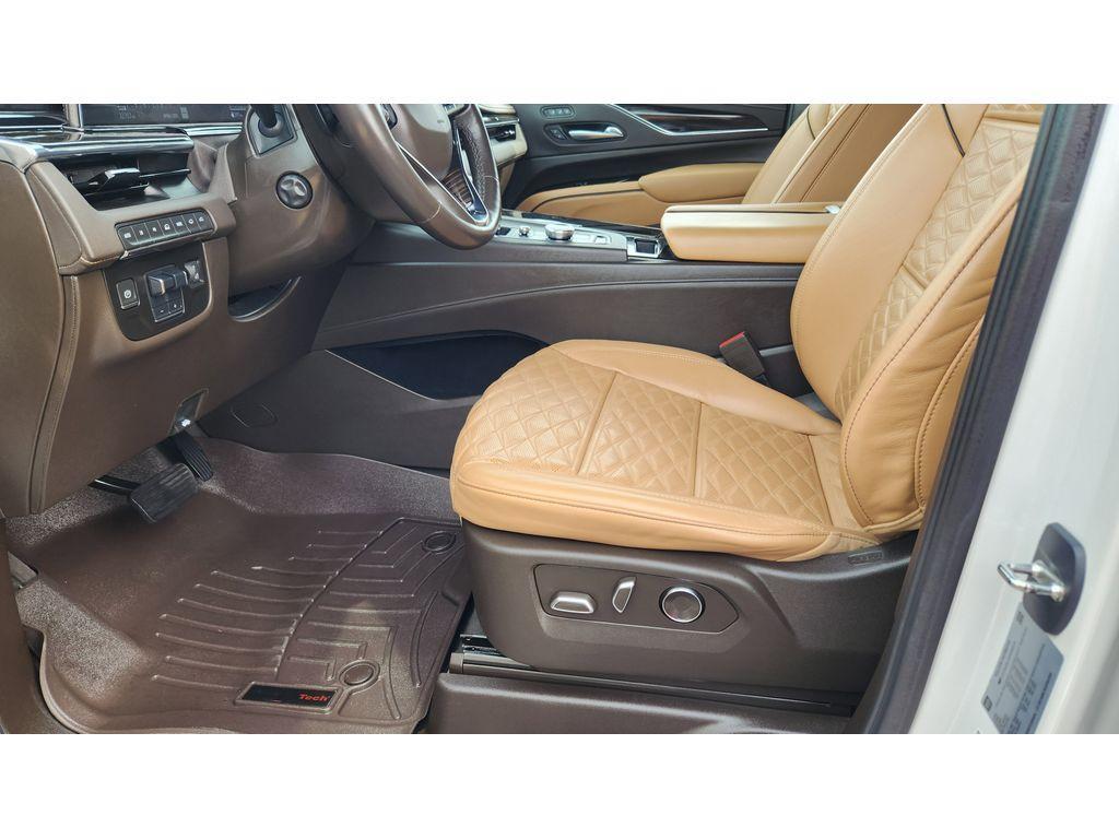 used 2023 Cadillac Escalade ESV car, priced at $80,995