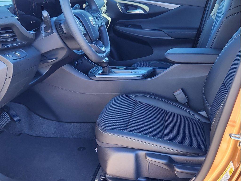 new 2025 Buick Envista car, priced at $24,290