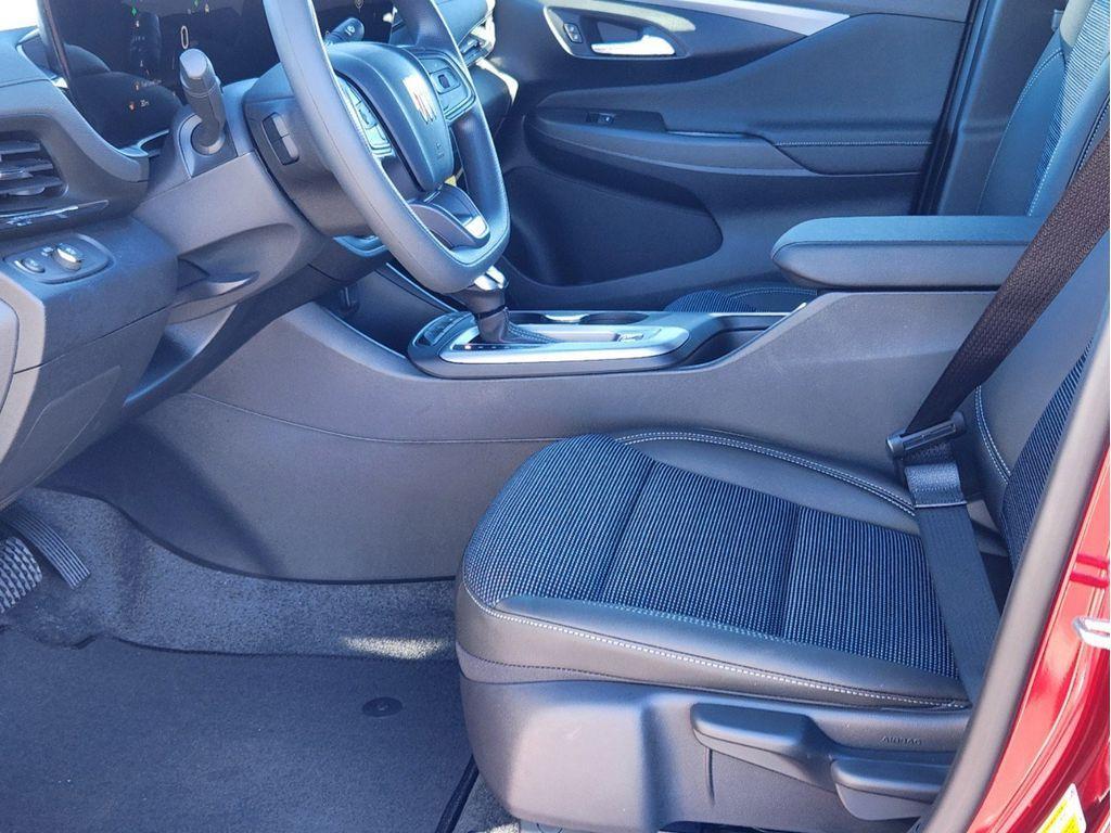 new 2025 Buick Envista car, priced at $24,290