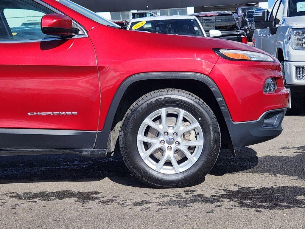 used 2016 Jeep Cherokee car, priced at $15,995