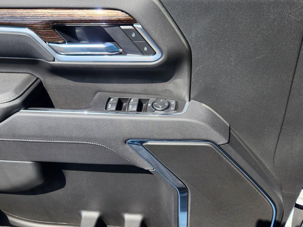 new 2025 GMC Sierra 2500 car, priced at $65,365