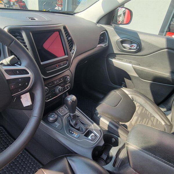 used 2022 Jeep Cherokee car, priced at $18,985