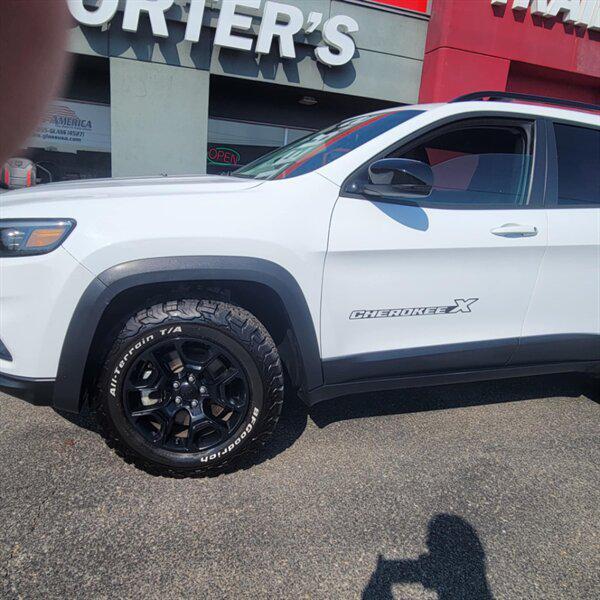 used 2022 Jeep Cherokee car, priced at $18,985