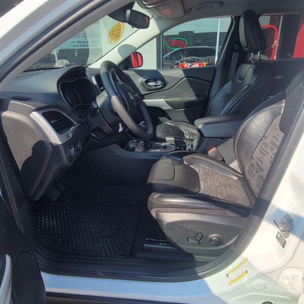 used 2022 Jeep Cherokee car, priced at $18,985