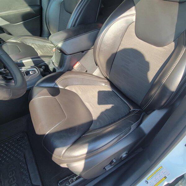 used 2022 Jeep Cherokee car, priced at $18,985