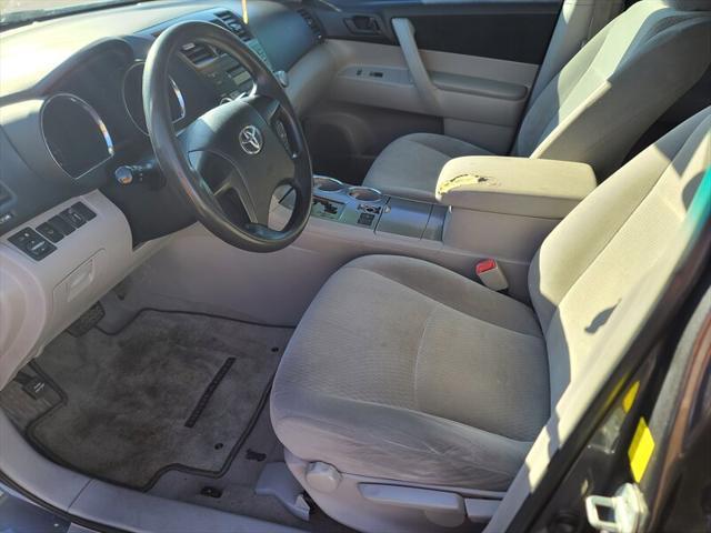 used 2010 Toyota Highlander car, priced at $9,499