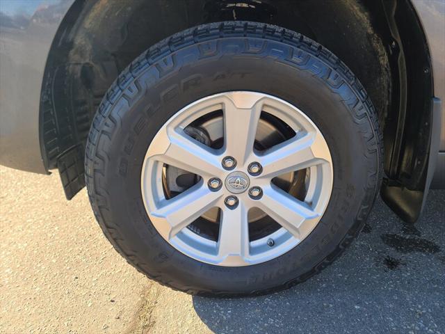 used 2010 Toyota Highlander car, priced at $9,499