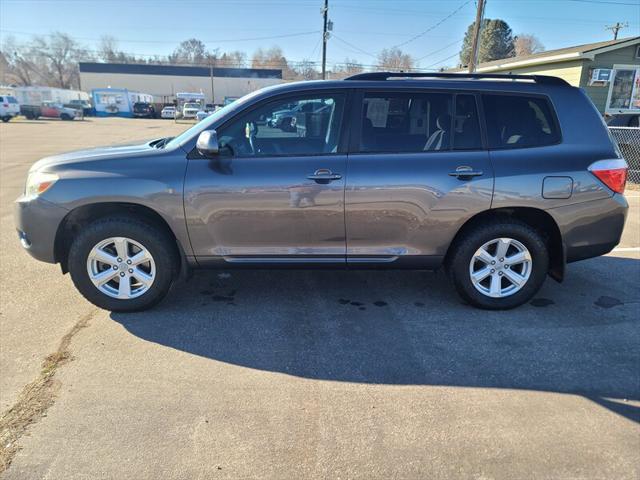 used 2010 Toyota Highlander car, priced at $9,499