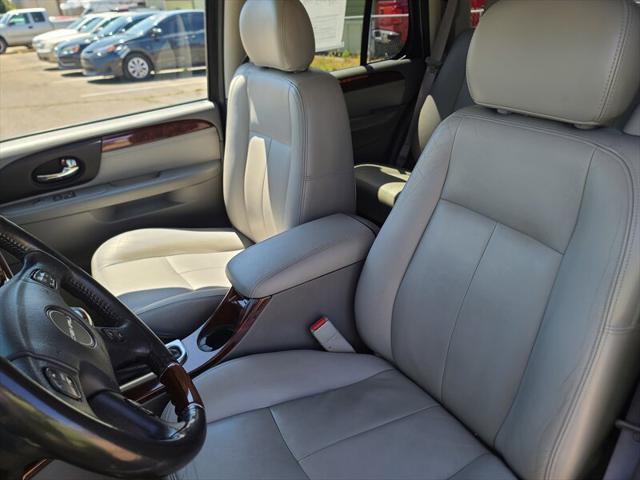 used 2007 GMC Envoy car, priced at $7,999
