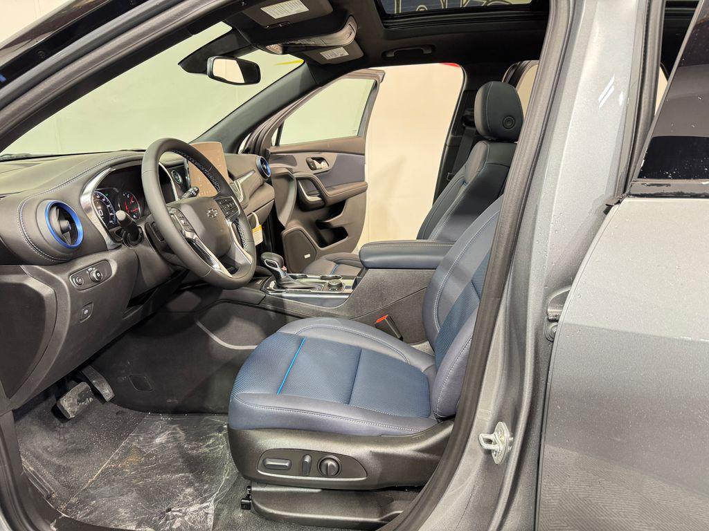 new 2025 Chevrolet Blazer car, priced at $48,626