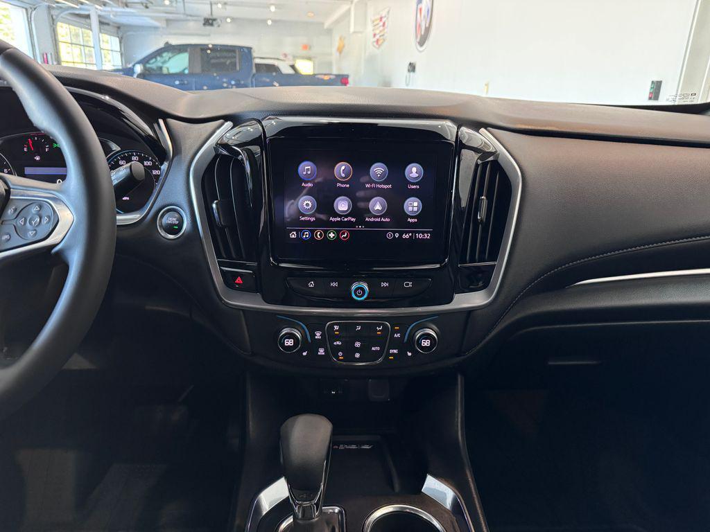 used 2023 Chevrolet Traverse car, priced at $34,987