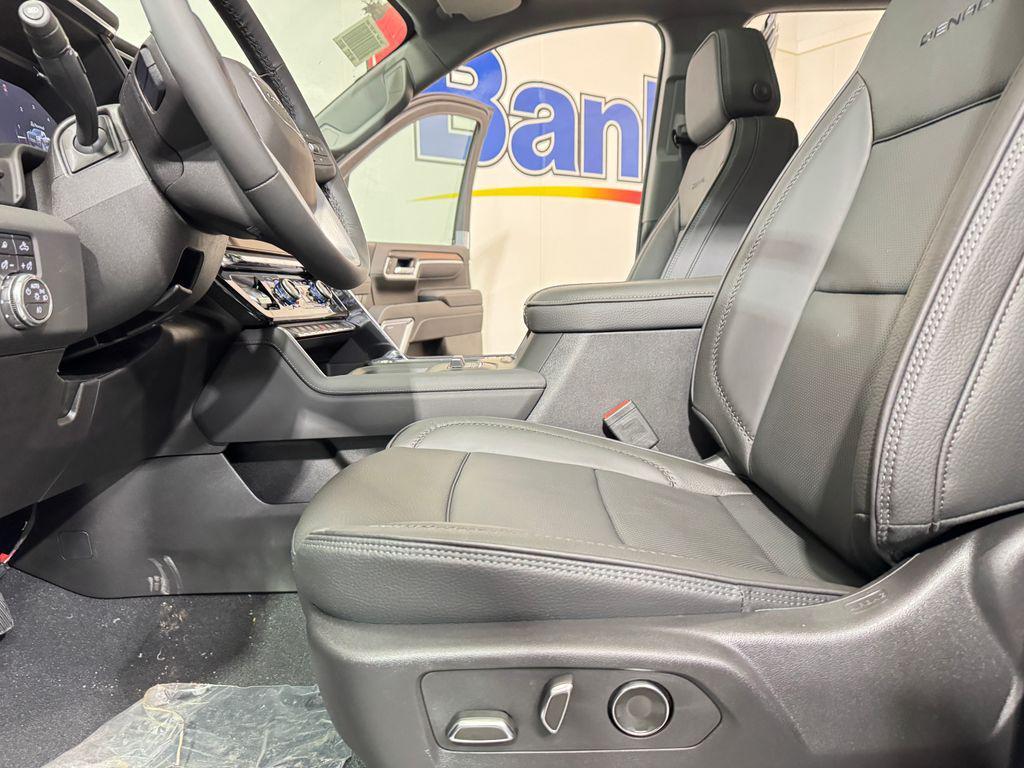 new 2025 GMC Sierra 2500 car, priced at $73,260