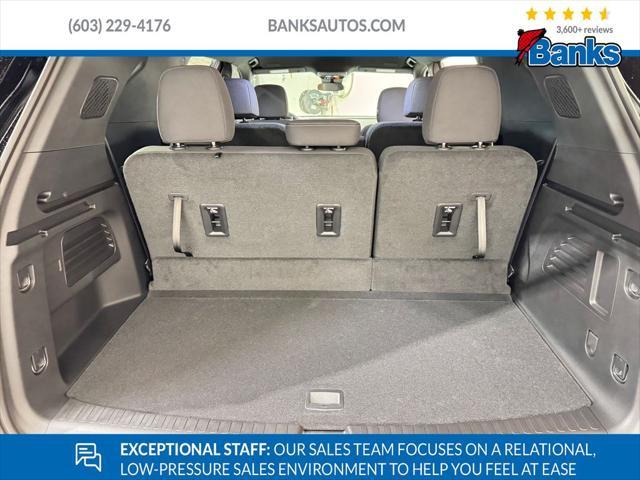 new 2025 Chevrolet Traverse car, priced at $44,695