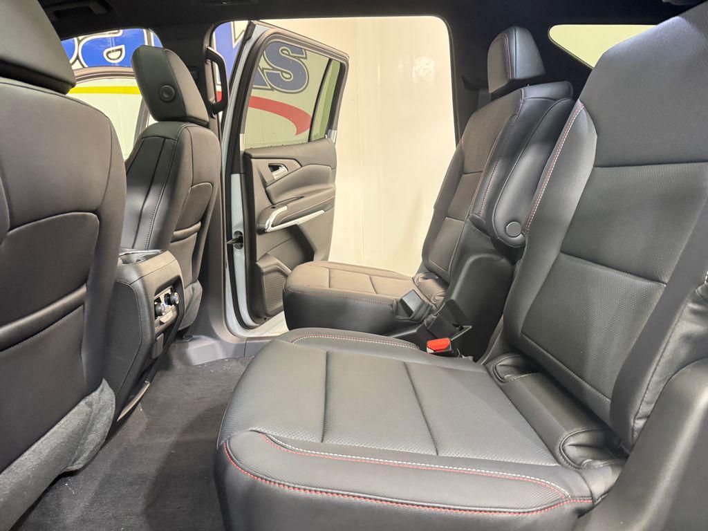 new 2026 Chevrolet Traverse car, priced at $54,515