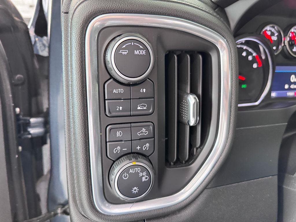 used 2022 Chevrolet Silverado 1500 car, priced at $42,987
