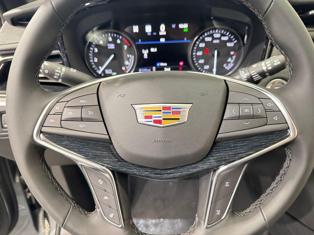 new 2025 Cadillac XT5 car, priced at $57,865
