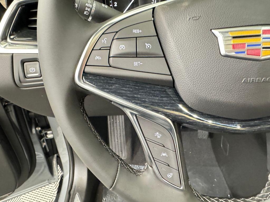 new 2025 Cadillac XT5 car, priced at $57,865