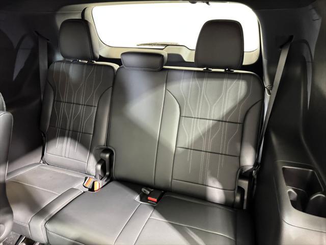 new 2025 Buick Enclave car, priced at $60,333