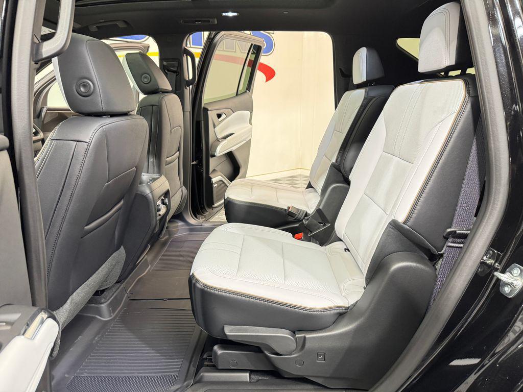 new 2025 Chevrolet Traverse car, priced at $61,915