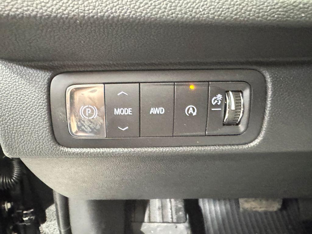 new 2025 Chevrolet Traverse car, priced at $61,915