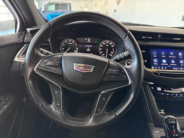 used 2022 Cadillac XT5 car, priced at $31,987