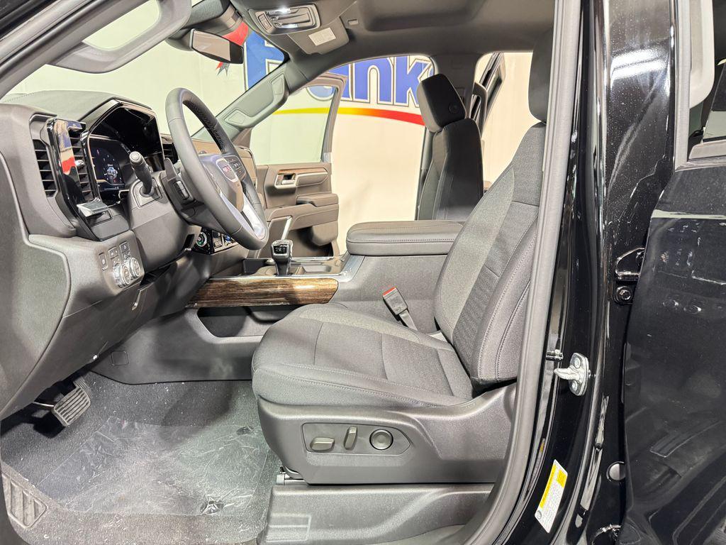 new 2025 GMC Sierra 1500 car, priced at $58,532