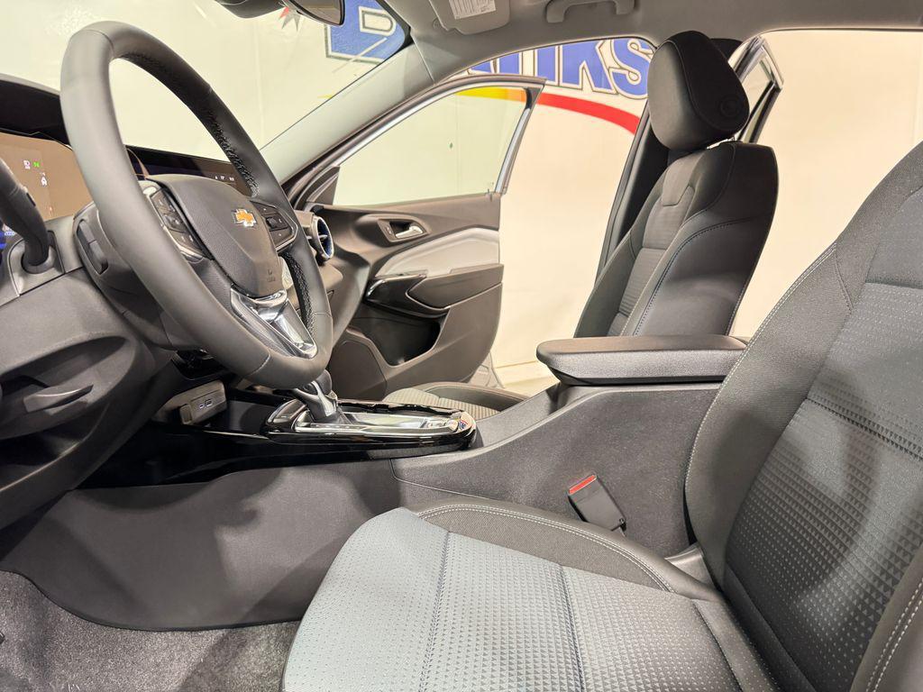 new 2025 Chevrolet Trax car, priced at $25,024