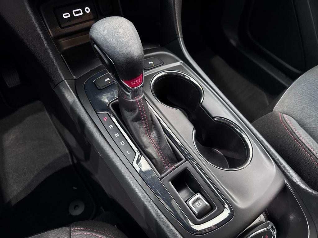 used 2024 Chevrolet Equinox car, priced at $25,987