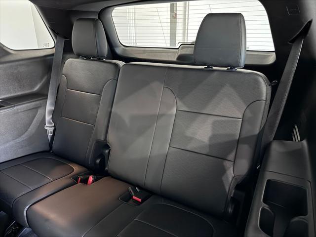 used 2023 Chevrolet Traverse car, priced at $39,987