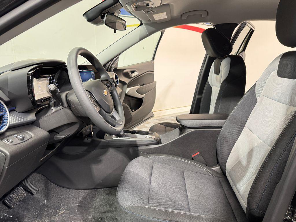 new 2025 Chevrolet Trax car, priced at $22,859