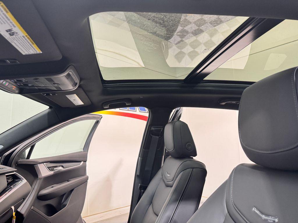 new 2025 Cadillac XT5 car, priced at $55,340