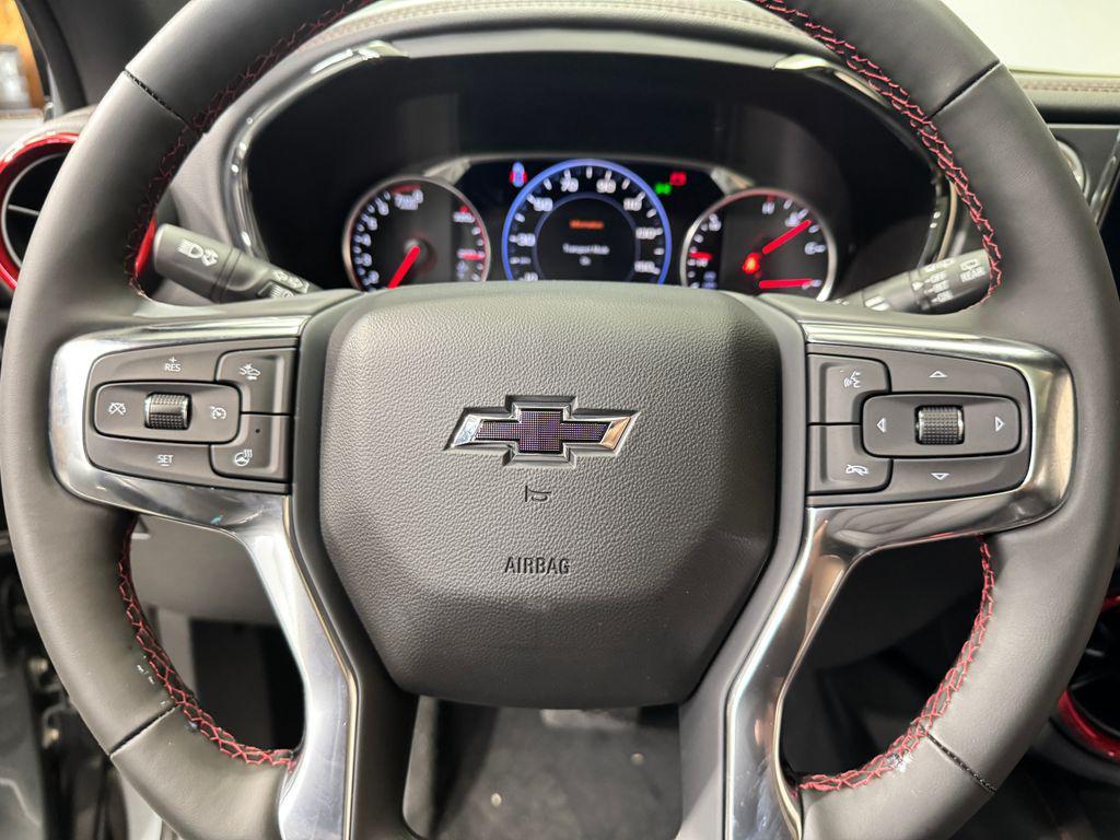 new 2025 Chevrolet Blazer car