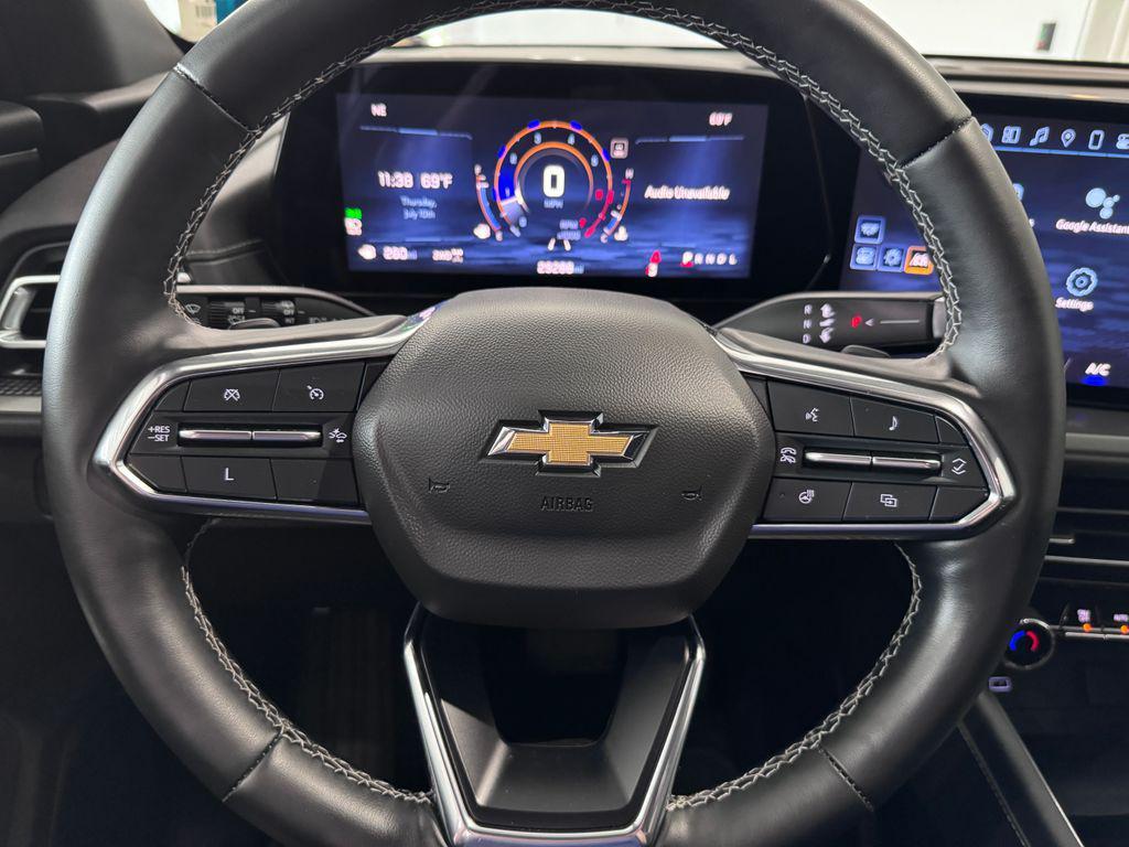 used 2024 Chevrolet Traverse car, priced at $39,987