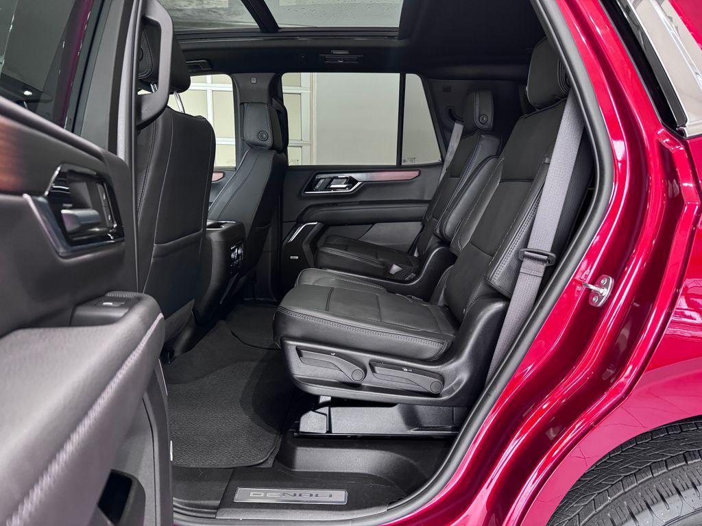used 2025 GMC Yukon car, priced at $79,987