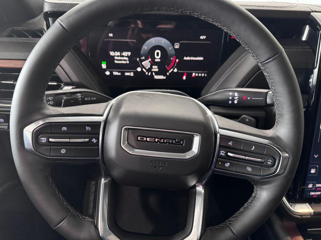 used 2025 GMC Yukon car, priced at $79,987