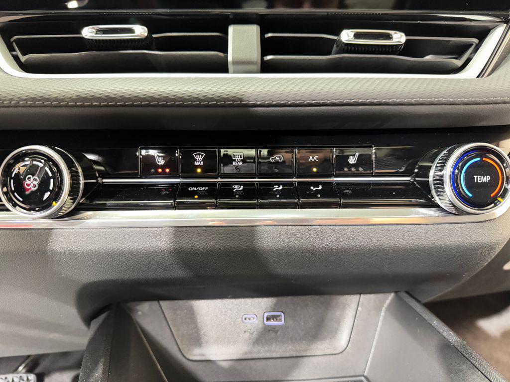 new 2025 Chevrolet Equinox car, priced at $32,980