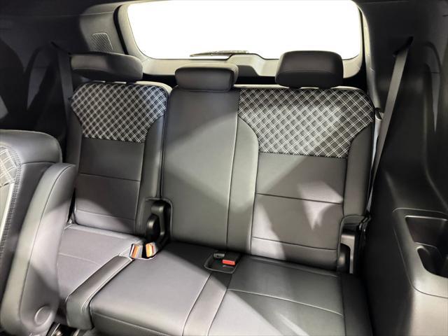 new 2025 GMC Acadia car, priced at $60,190