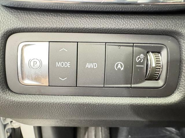 new 2025 GMC Acadia car, priced at $60,190