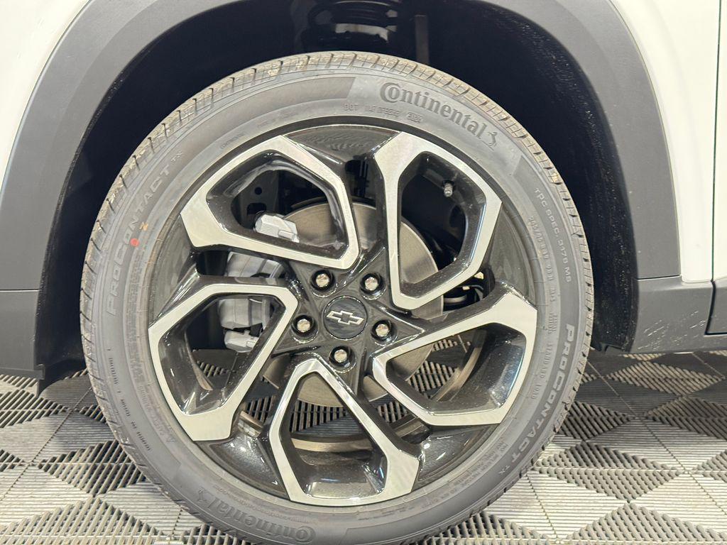 new 2025 Chevrolet Trax car, priced at $26,585