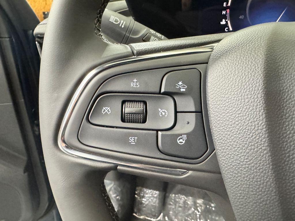 new 2025 Buick Envista car, priced at $28,639