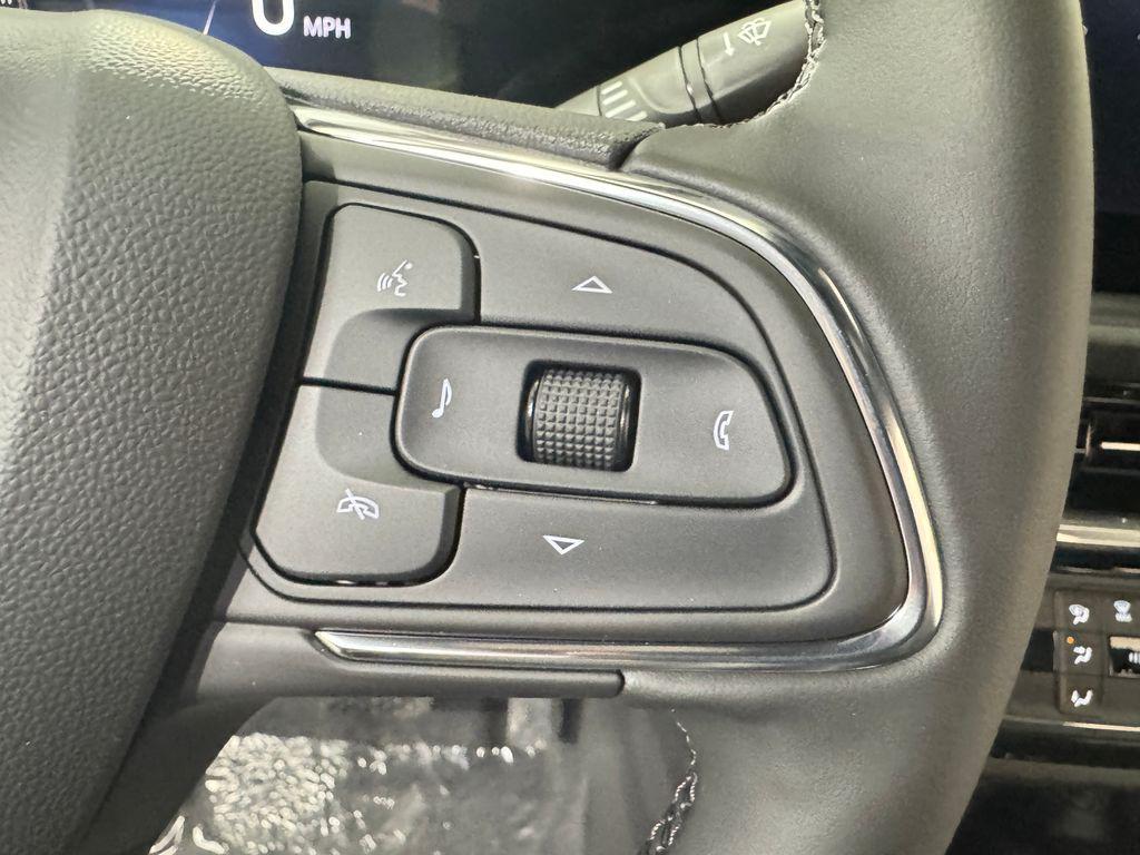 new 2025 Buick Envista car, priced at $28,639
