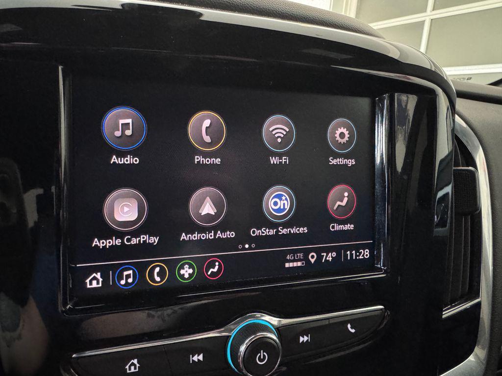 used 2022 Chevrolet Traverse car, priced at $22,487