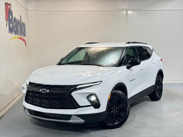 new 2025 Chevrolet Blazer car, priced at $40,385