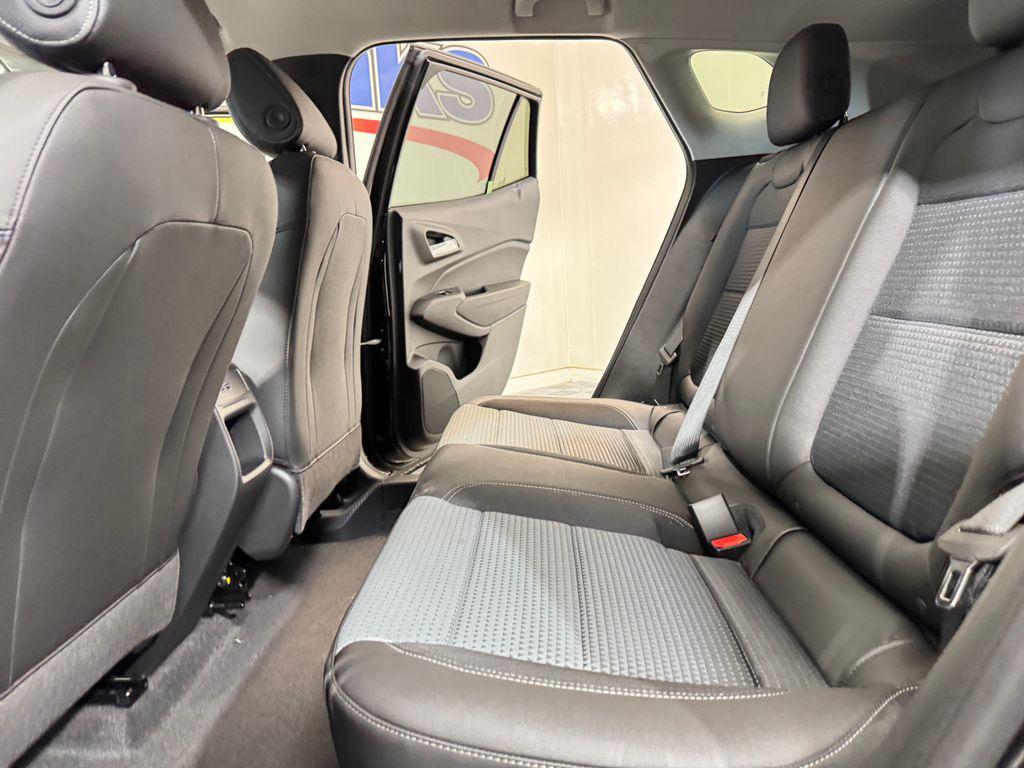 new 2025 Chevrolet Trax car