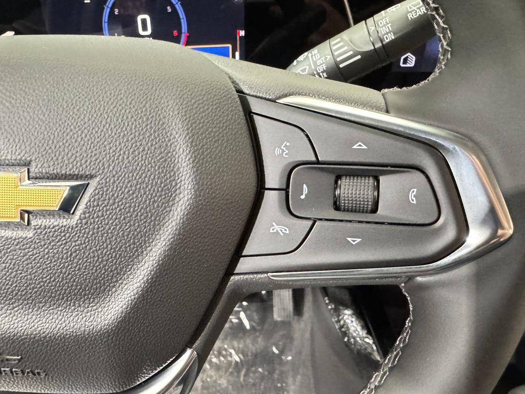 new 2025 Chevrolet Trax car