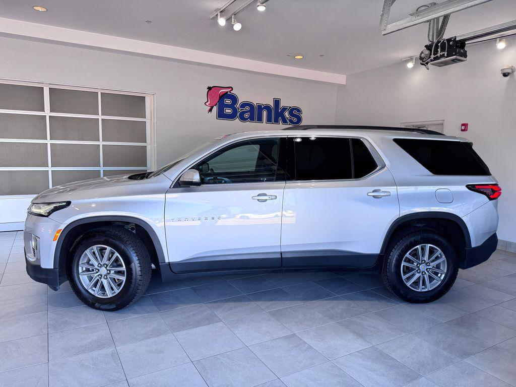 used 2022 Chevrolet Traverse car, priced at $24,487