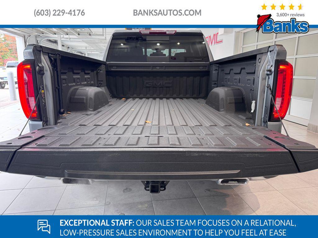 used 2022 GMC Sierra 1500 car, priced at $41,987