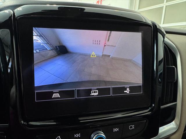 used 2022 Chevrolet Traverse car, priced at $32,987