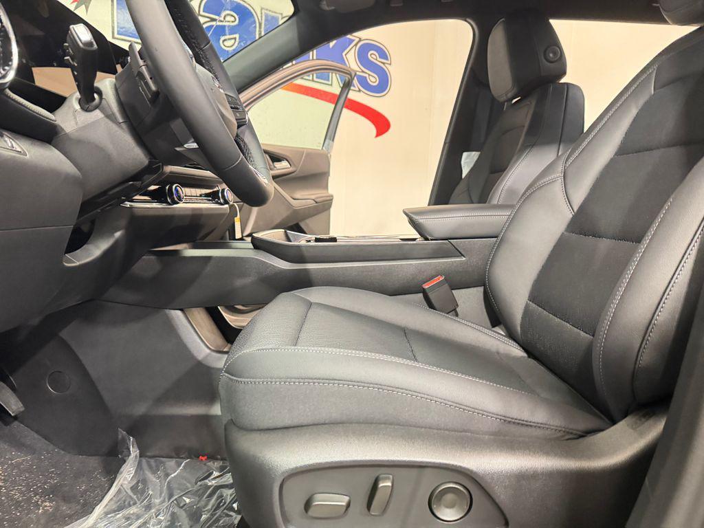 new 2026 Chevrolet Equinox car, priced at $35,035